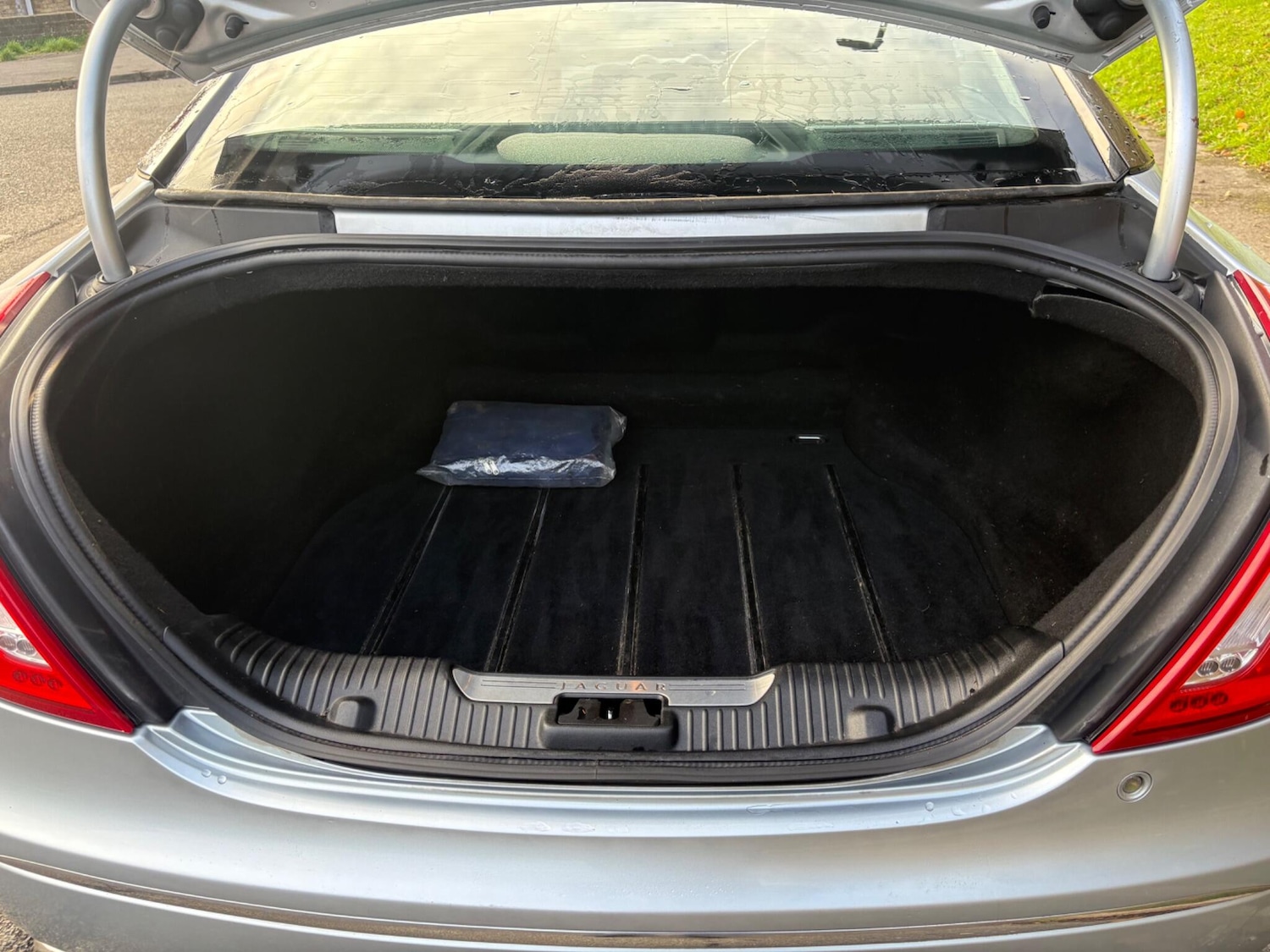 Used Jaguar XJ 2010 for sale - 76648120: Photo 13