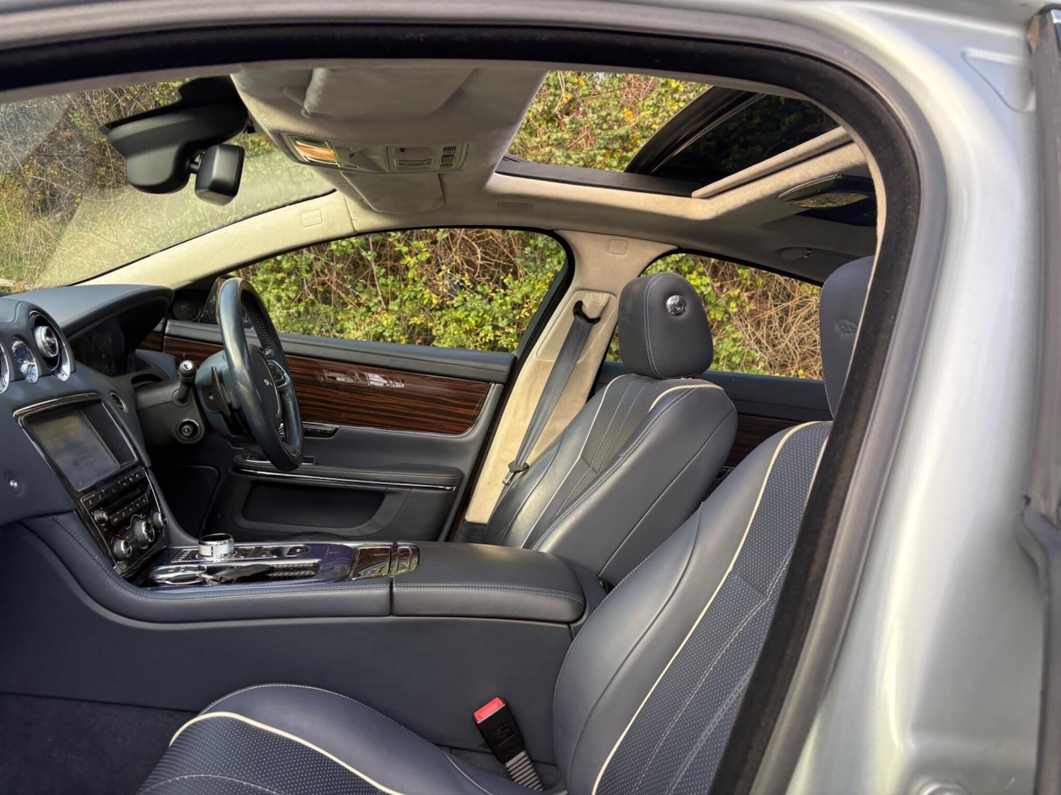 Used Jaguar XJ 2010 for sale - 76648120: Photo 15