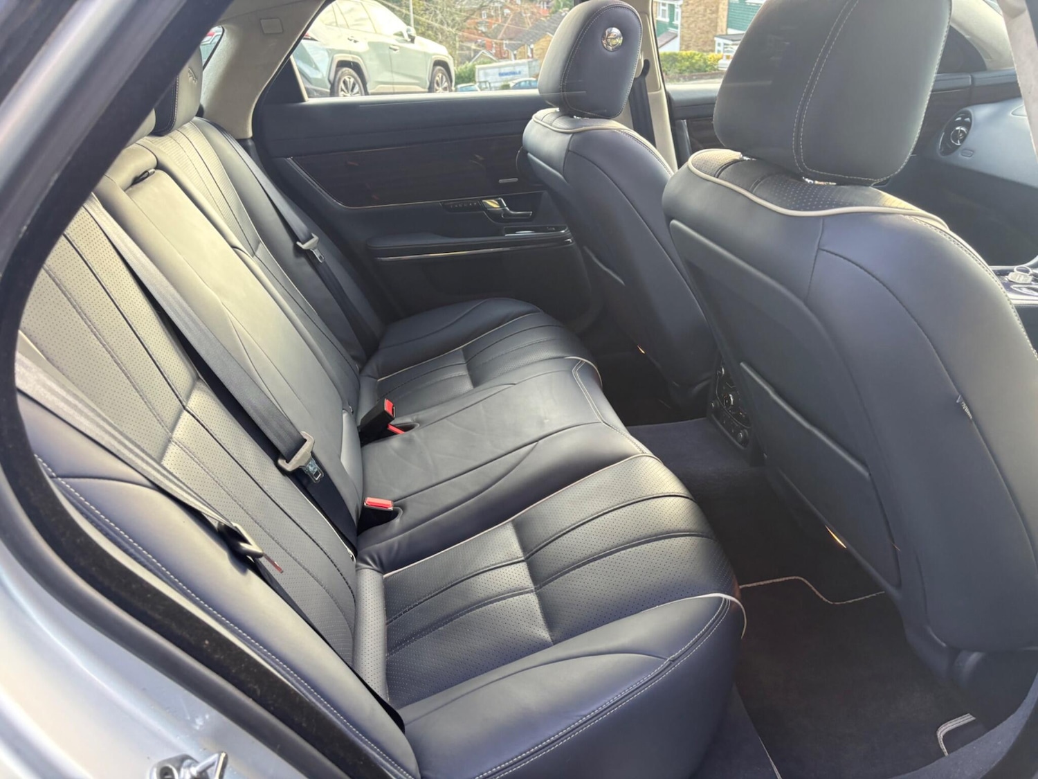 Used Jaguar XJ 2010 for sale - 76648120: Photo 16