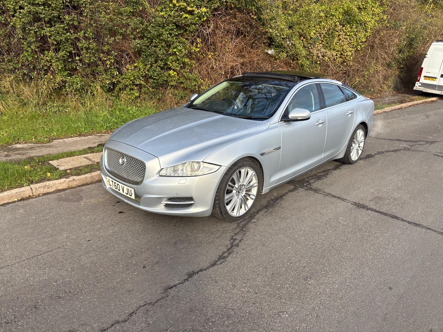 Used Jaguar XJ 2010 for sale - 76648120: Photo 24