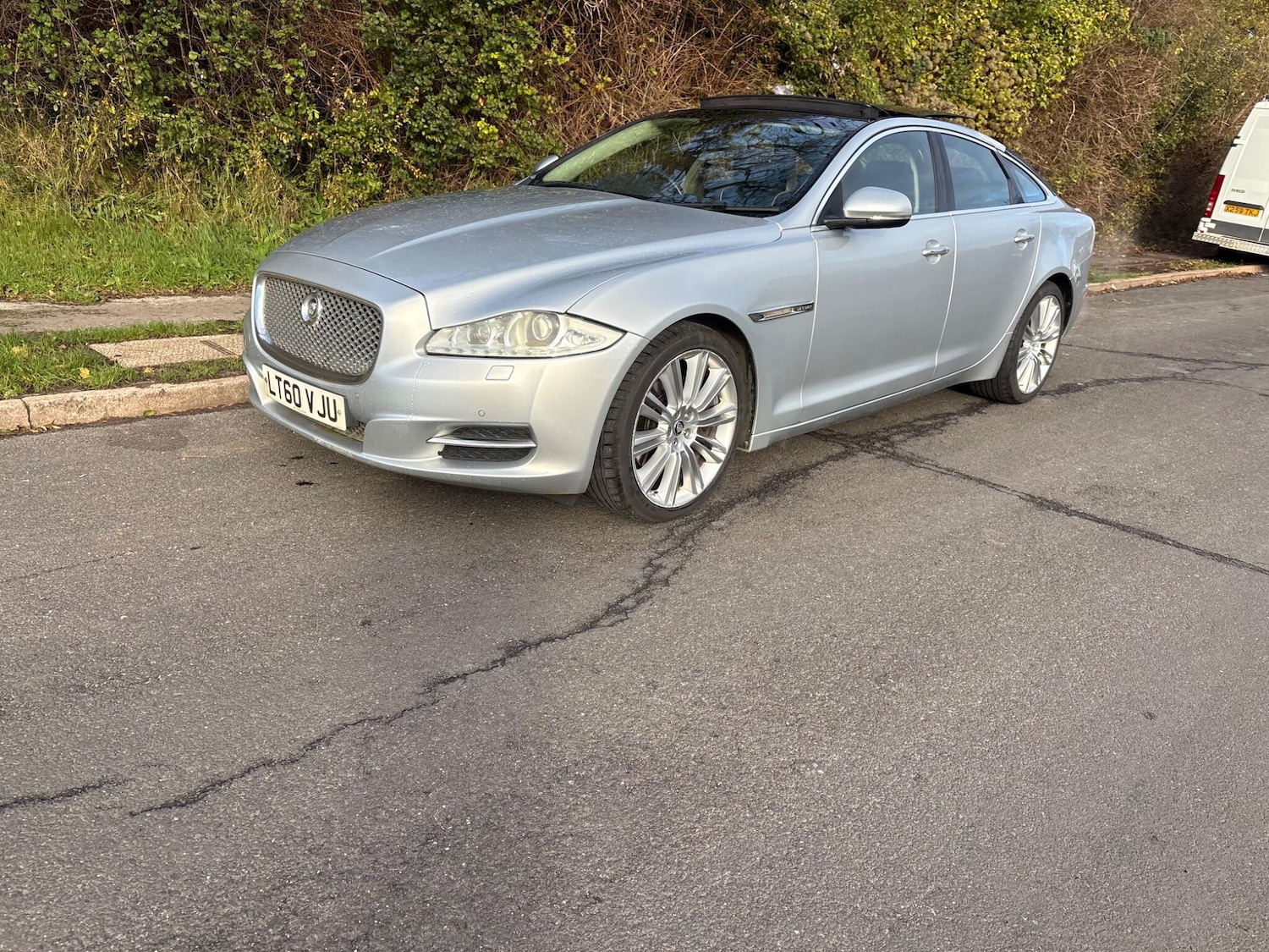 Used Jaguar XJ 2010 for sale - 76648120: Photo 25