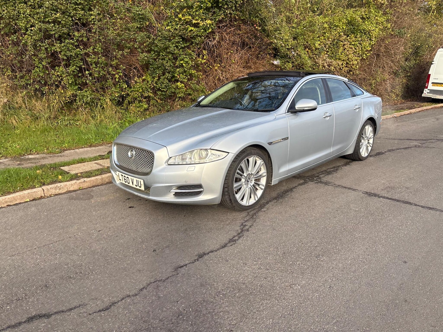 Used Jaguar XJ 2010 for sale - 76648120: Photo 26