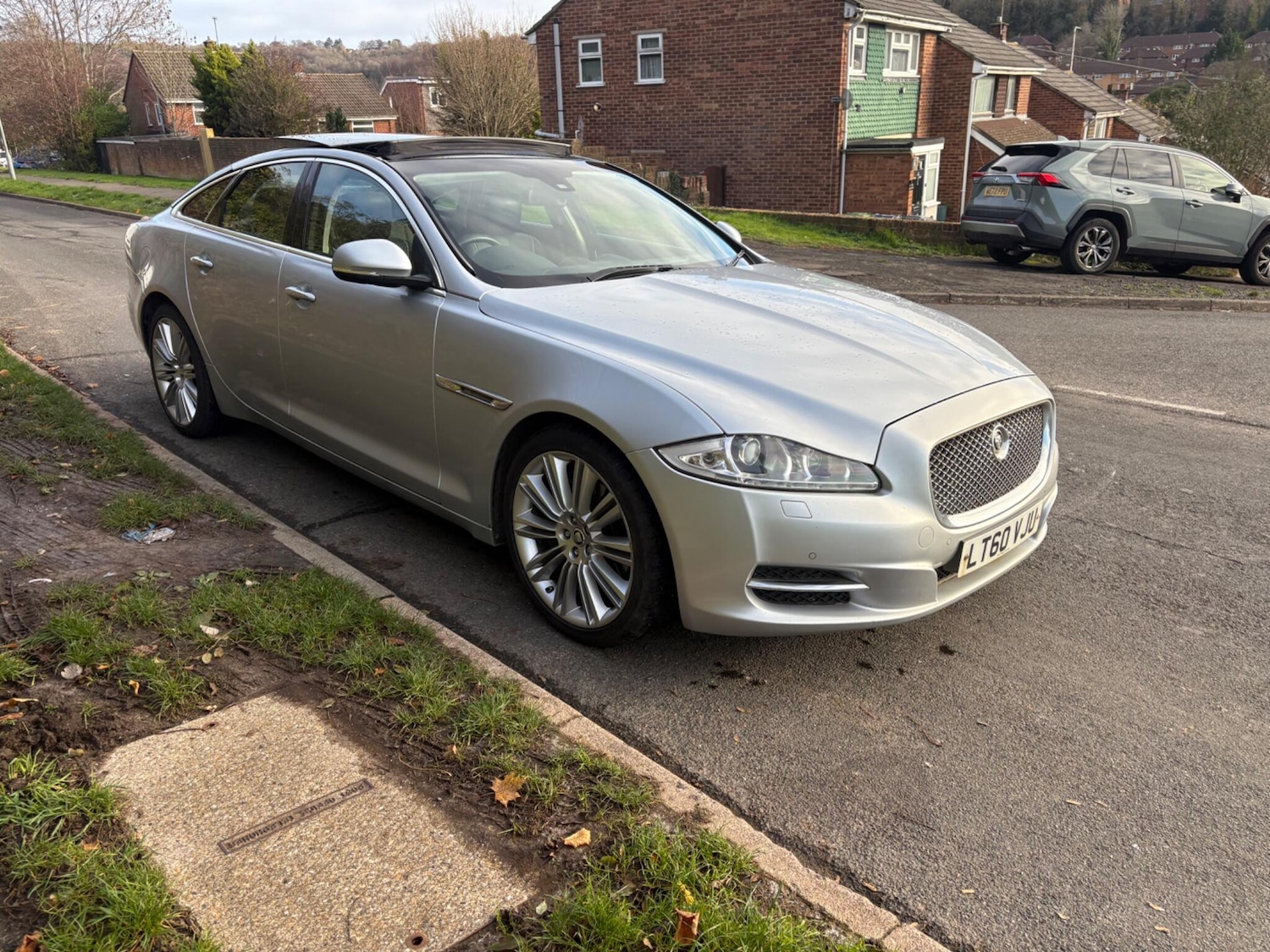 Used Jaguar XJ 2010 for sale - 76648120: Photo 3