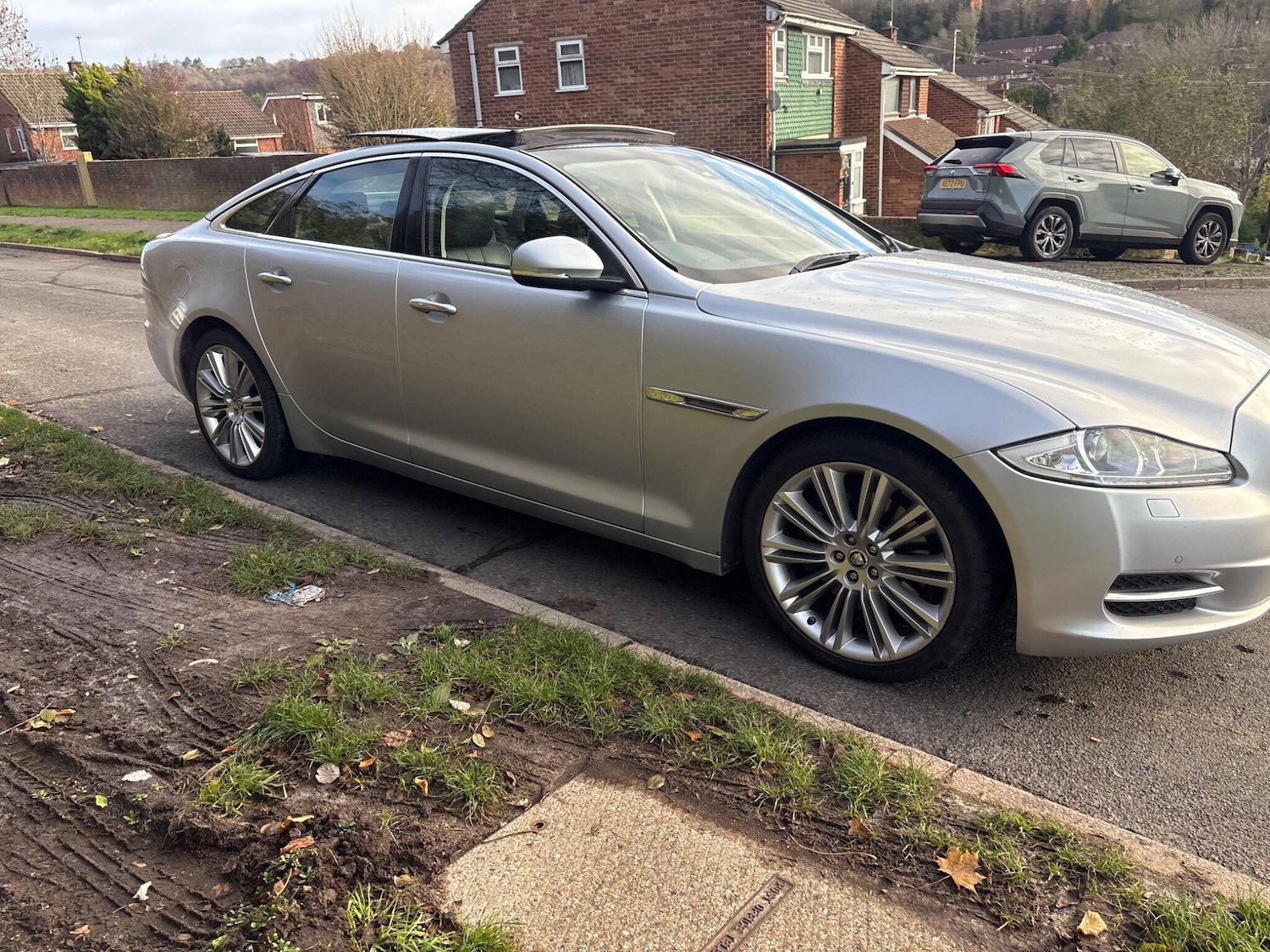 Used Jaguar XJ 2010 for sale - 76648120: Photo 33