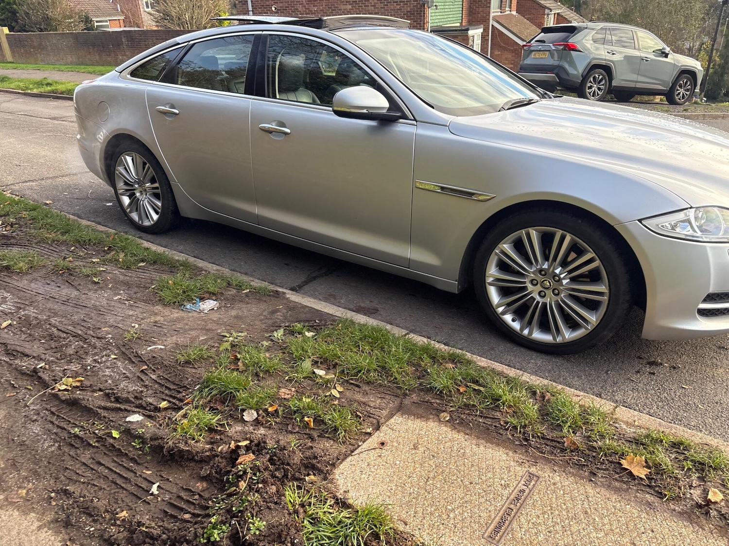 Used Jaguar XJ 2010 for sale - 76648120: Photo 34