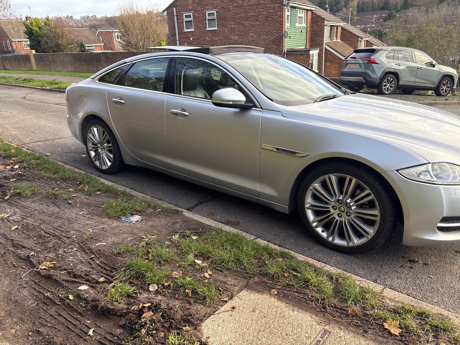 Used Jaguar XJ 2010 for sale - 76648120: Photo 4