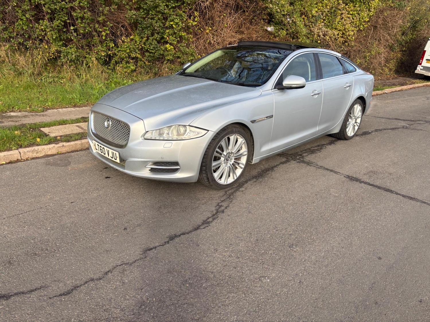 Used Jaguar XJ 2010 for sale - 76648120: Photo 51