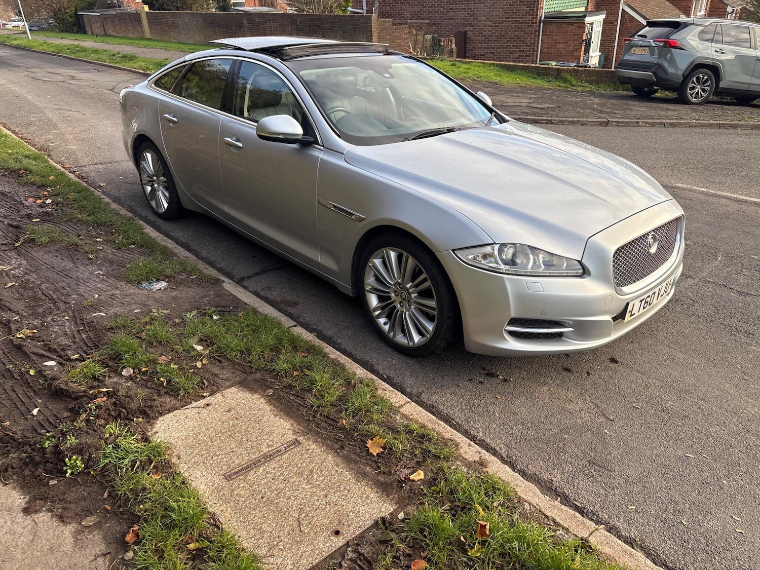 Used Jaguar XJ 2010 for sale - 76648120: Photo 61