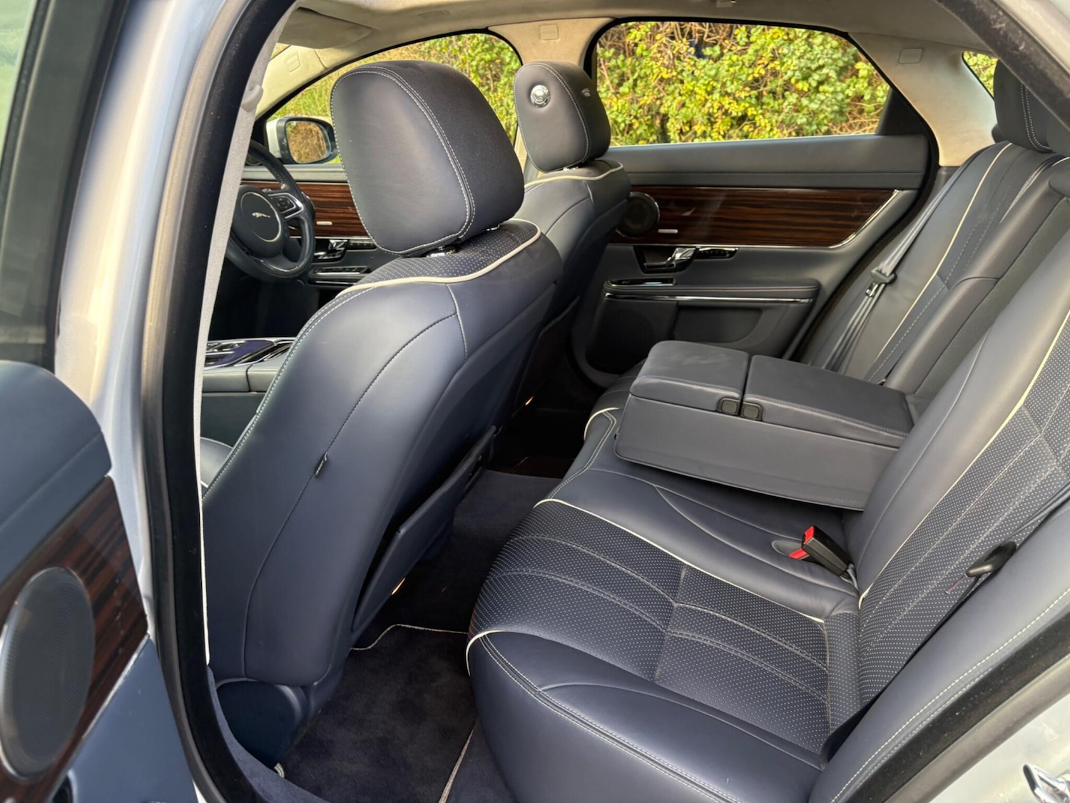 Used Jaguar XJ 2010 for sale - 76648120: Photo 73