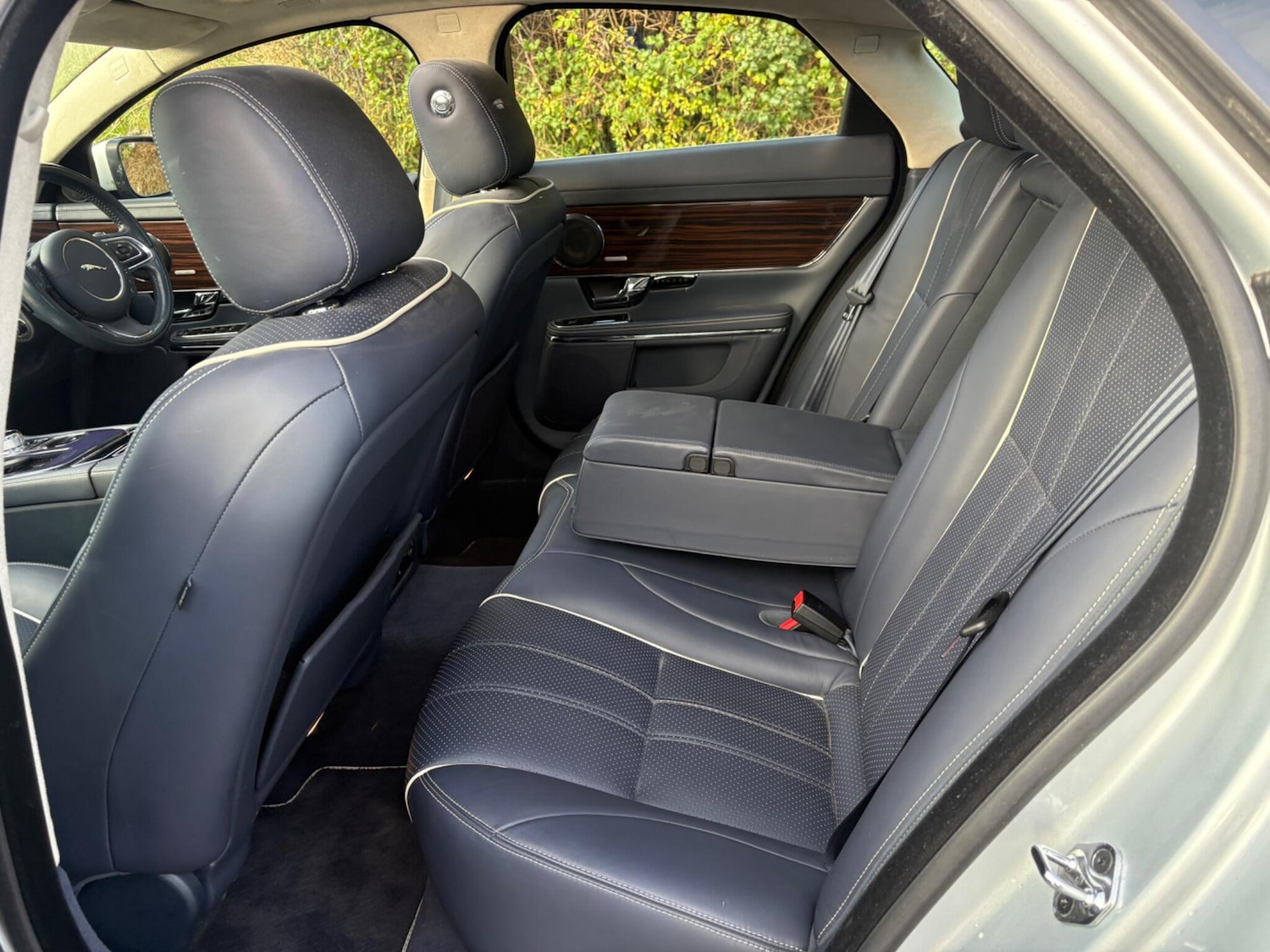 Used Jaguar XJ 2010 for sale - 76648120: Photo 74