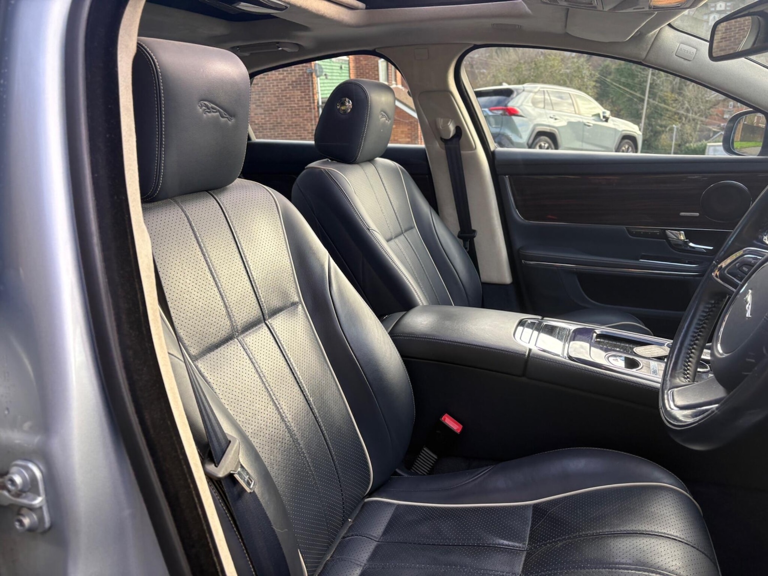 Used Jaguar XJ 2010 for sale - 76648120: Photo 76