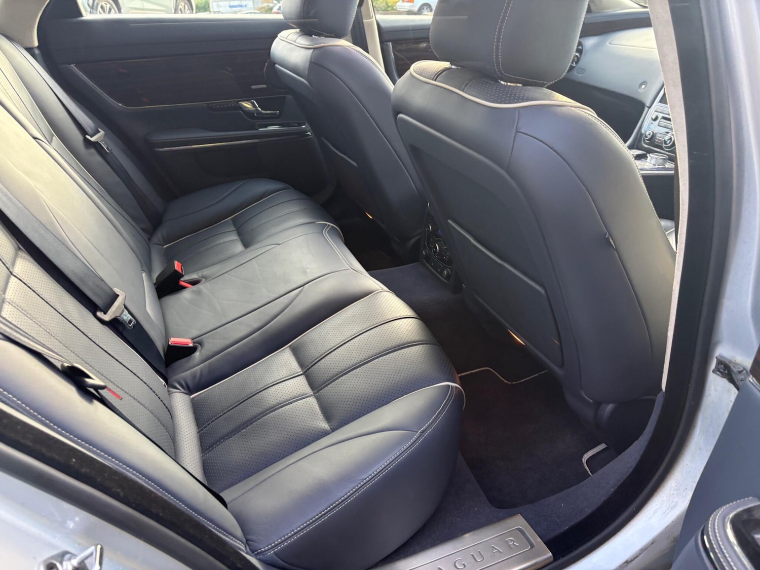 Used Jaguar XJ 2010 for sale - 76648120: Photo 80