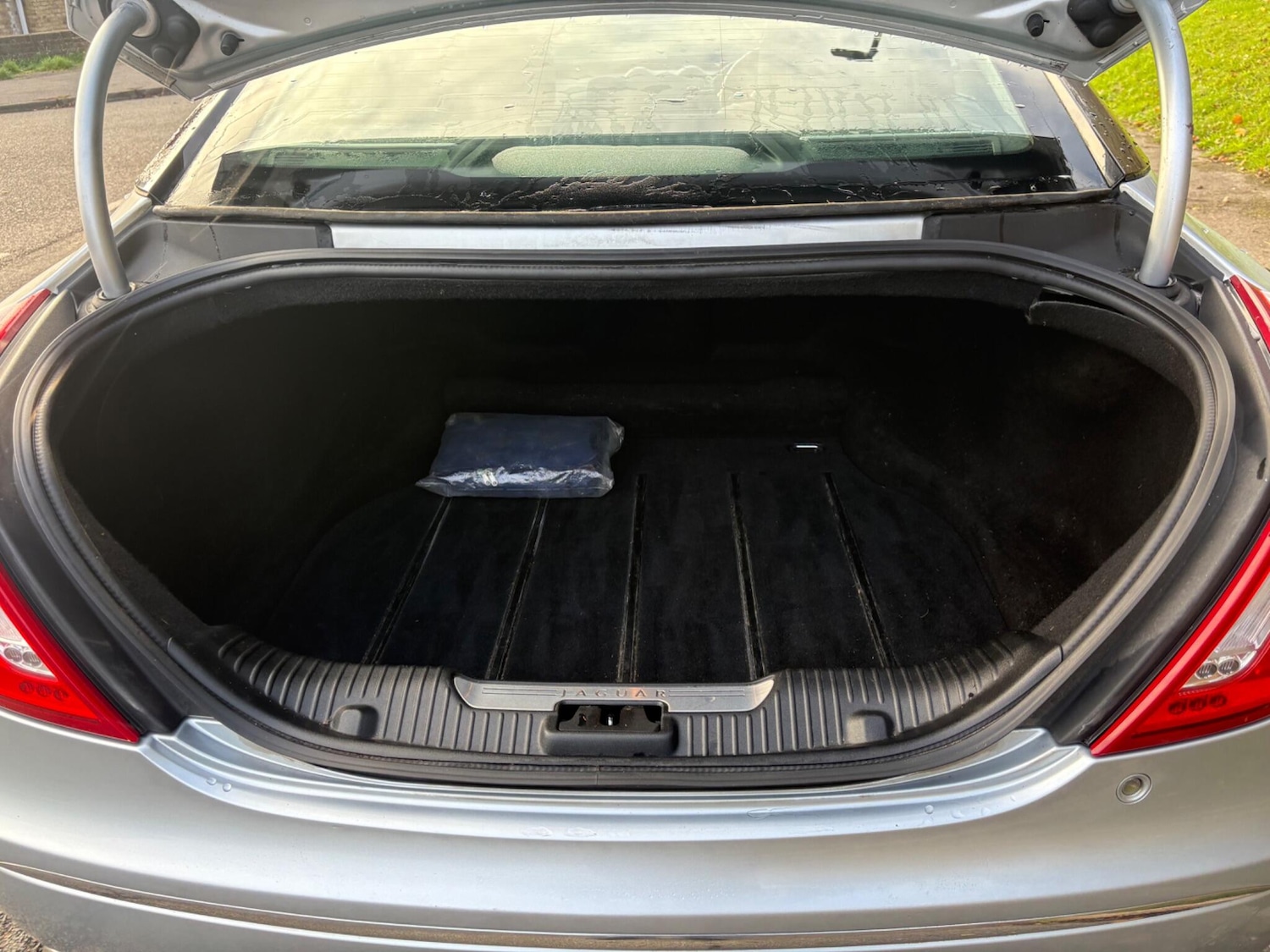 Used Jaguar XJ 2010 for sale - 76648120: Photo 86