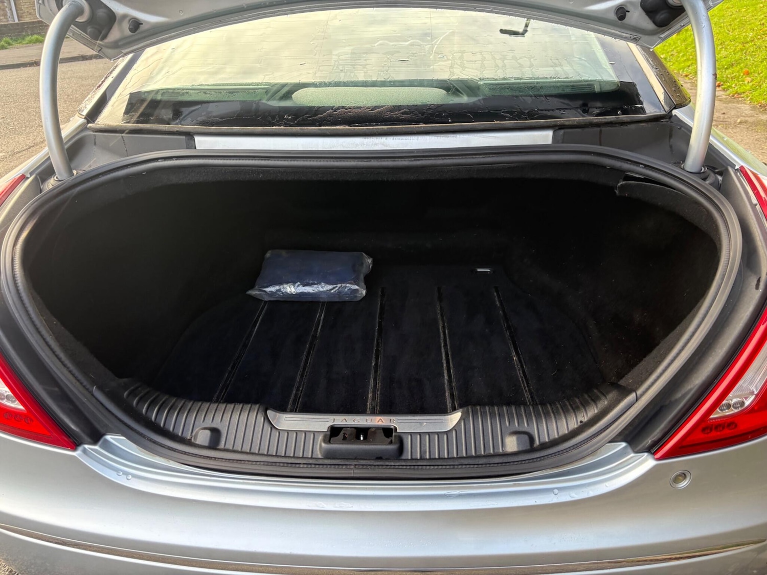 Used Jaguar XJ 2010 for sale - 76648120: Photo 87