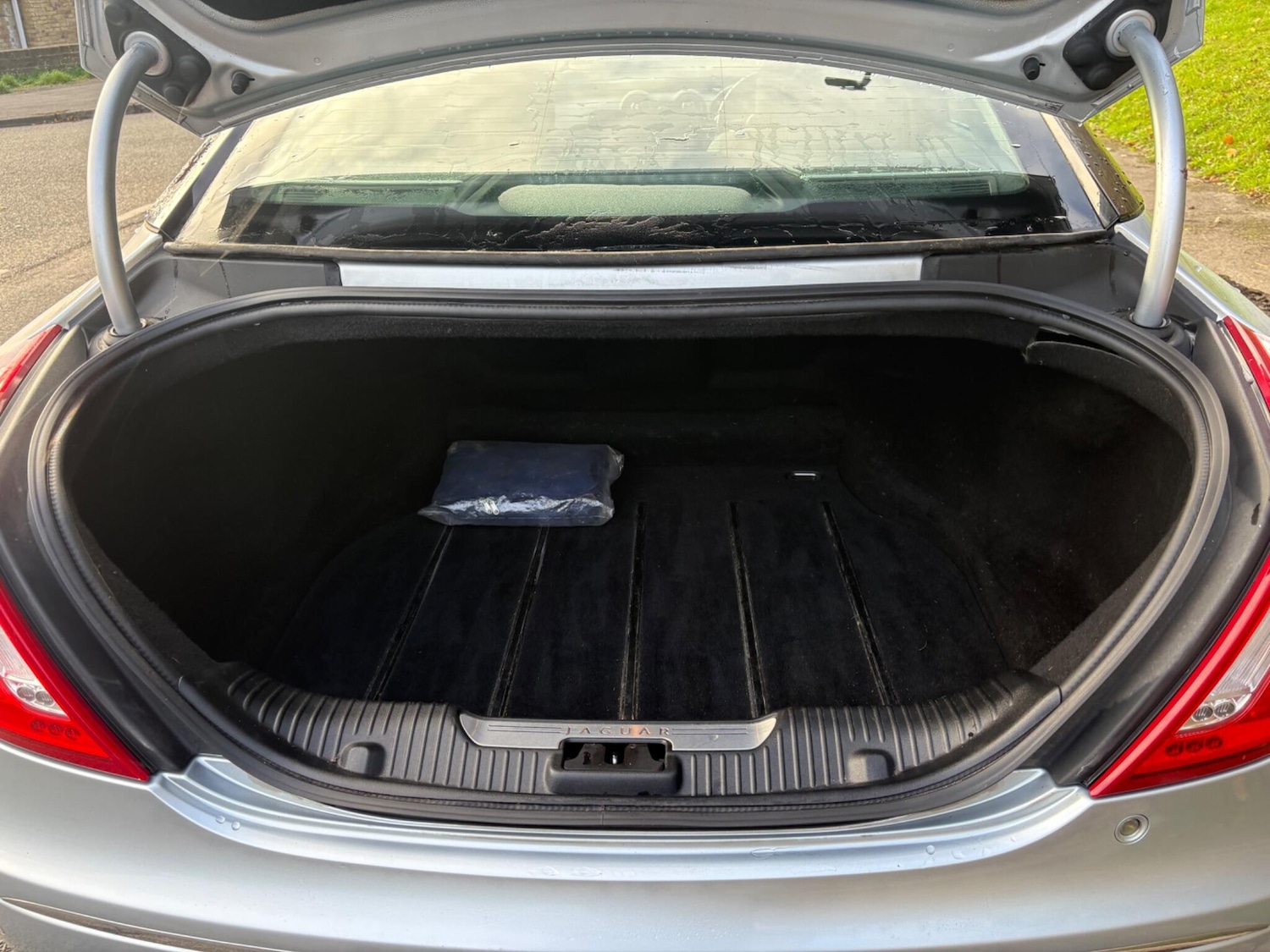 Used Jaguar XJ 2010 for sale - 76648120: Photo 88