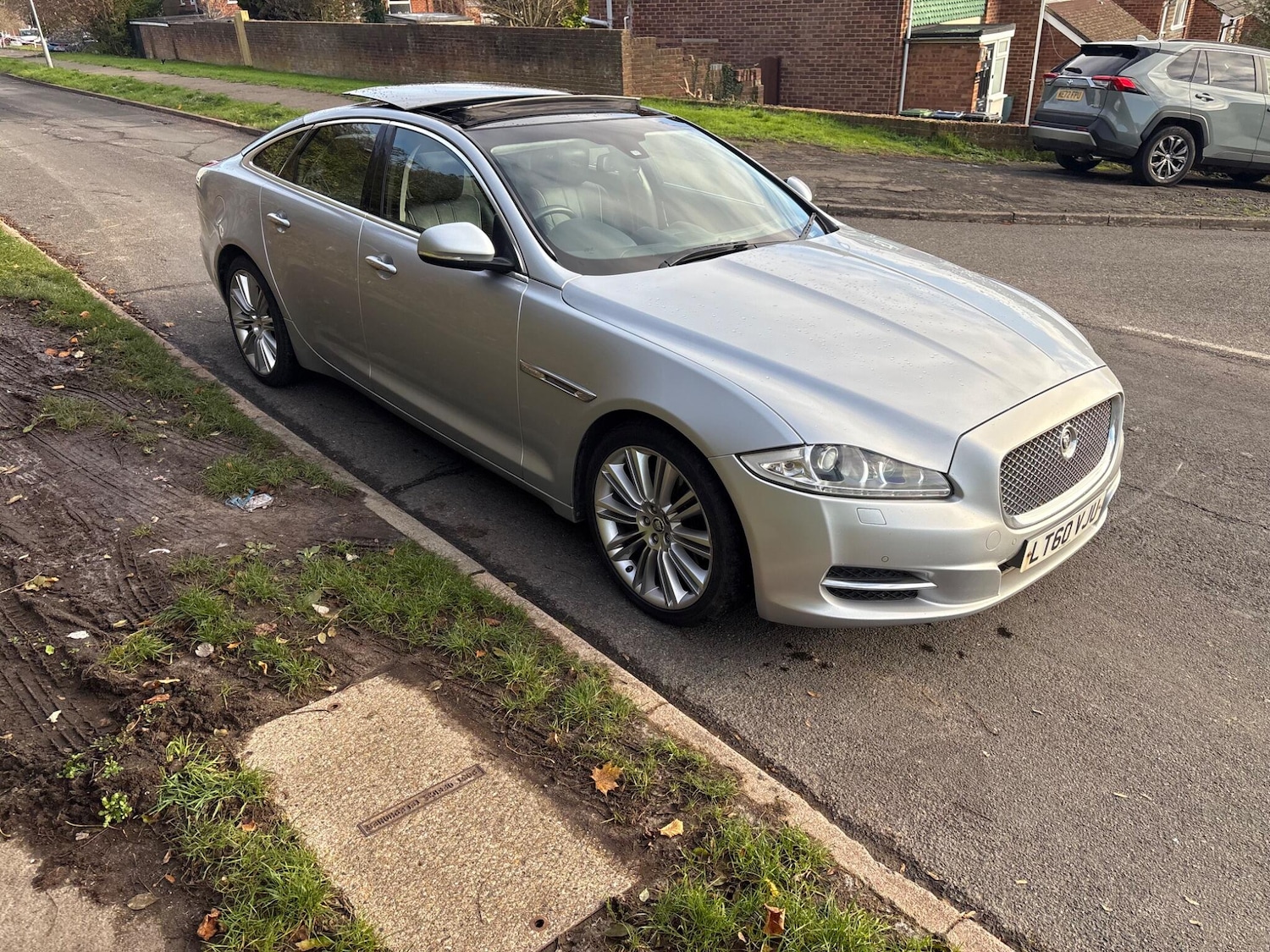 Used Jaguar XJ 2010 for sale - 76648120: Photo 9