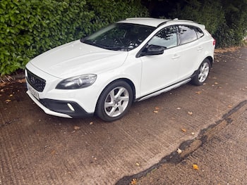 Used Volvo V40 2013 for sale - 79660047: Photo
