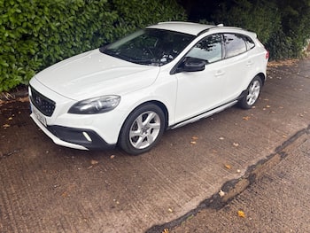 Used Volvo V40 2013 for sale - 79660047: Photo