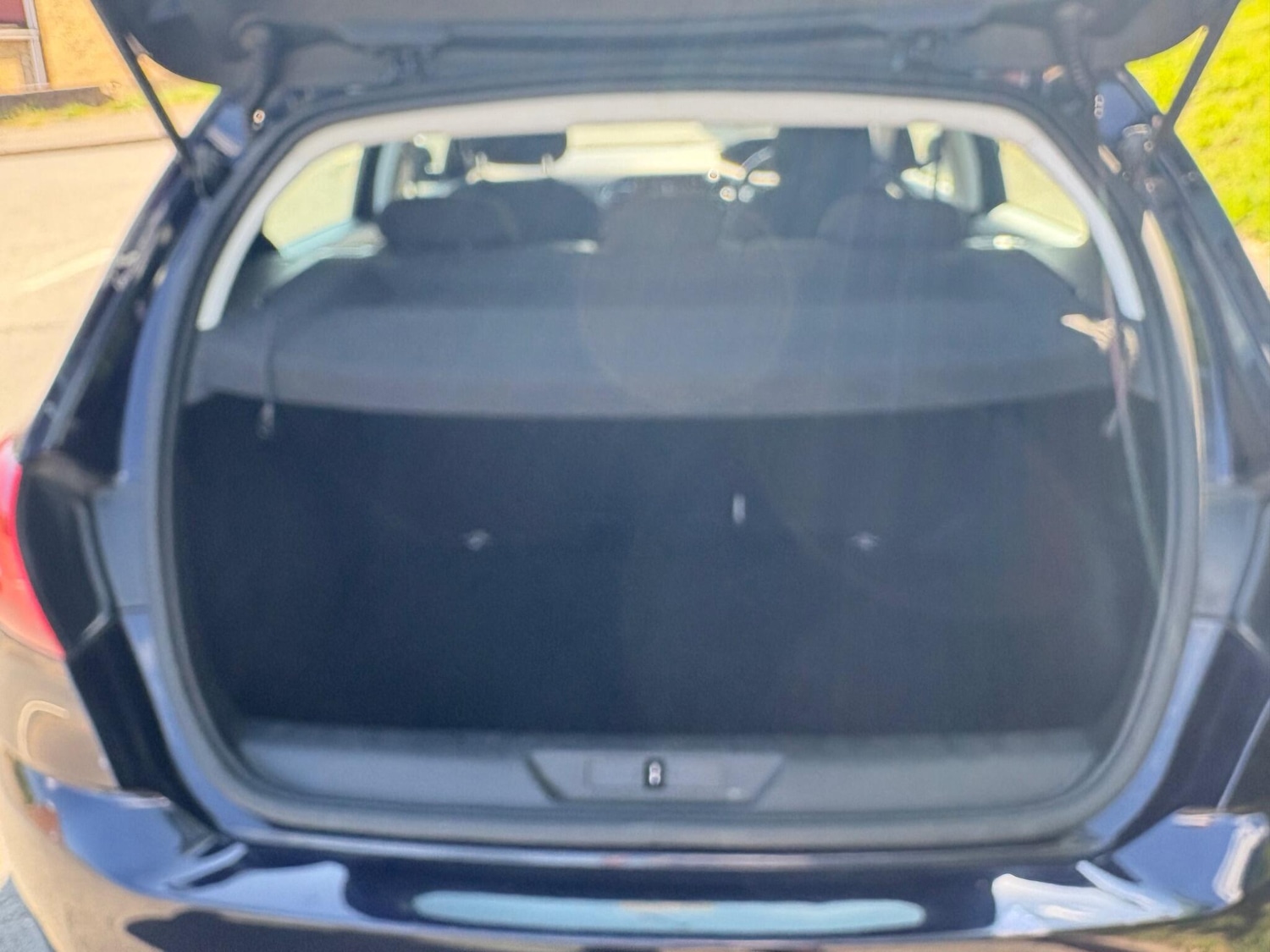 Used Peugeot 308 2016 for sale - 76648127: Photo 18