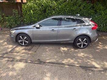 Used Volvo V40 2016 for sale - 78763914: Photo
