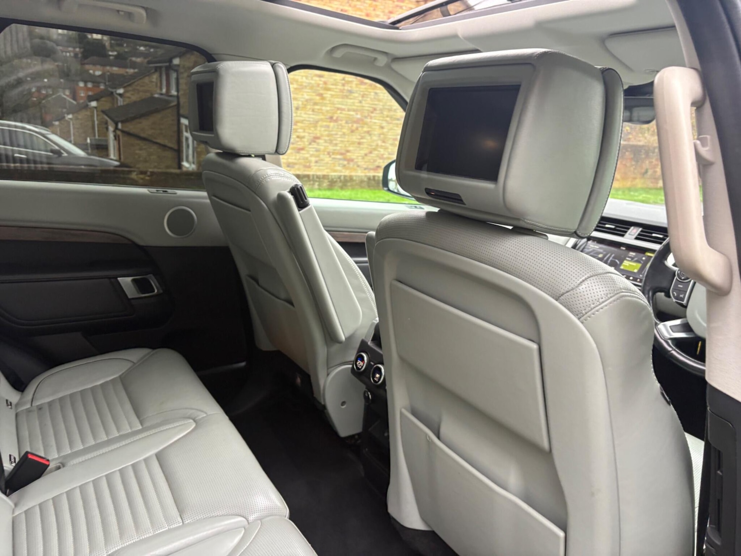 Used Land Rover Discovery 2017 for sale - 76731740: Photo 15