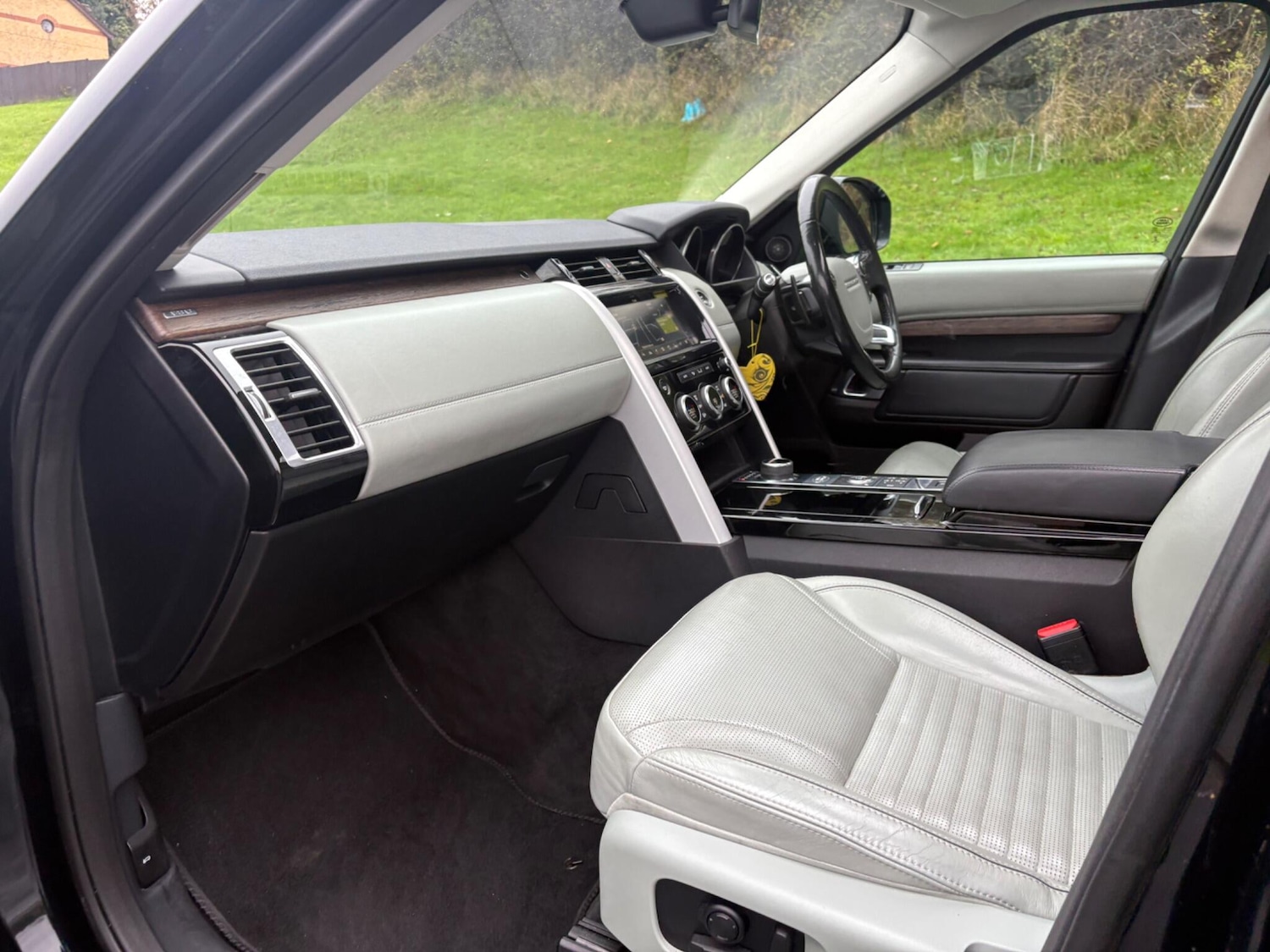 Used Land Rover Discovery 2017 for sale - 76731740: Photo 22