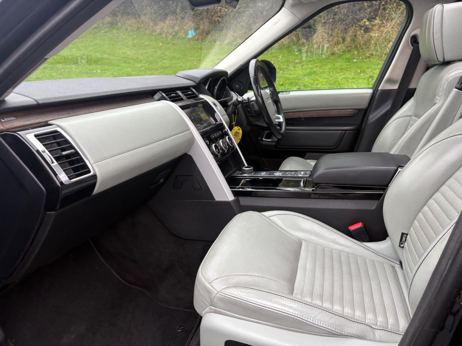 Used Land Rover Discovery 2017 for sale - 76731740: Photo 24