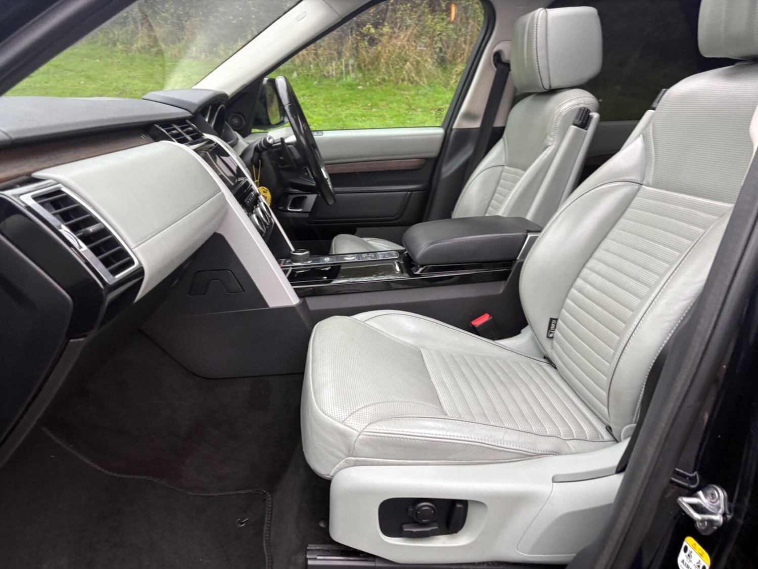 Used Land Rover Discovery 2017 for sale - 76731740: Photo 26