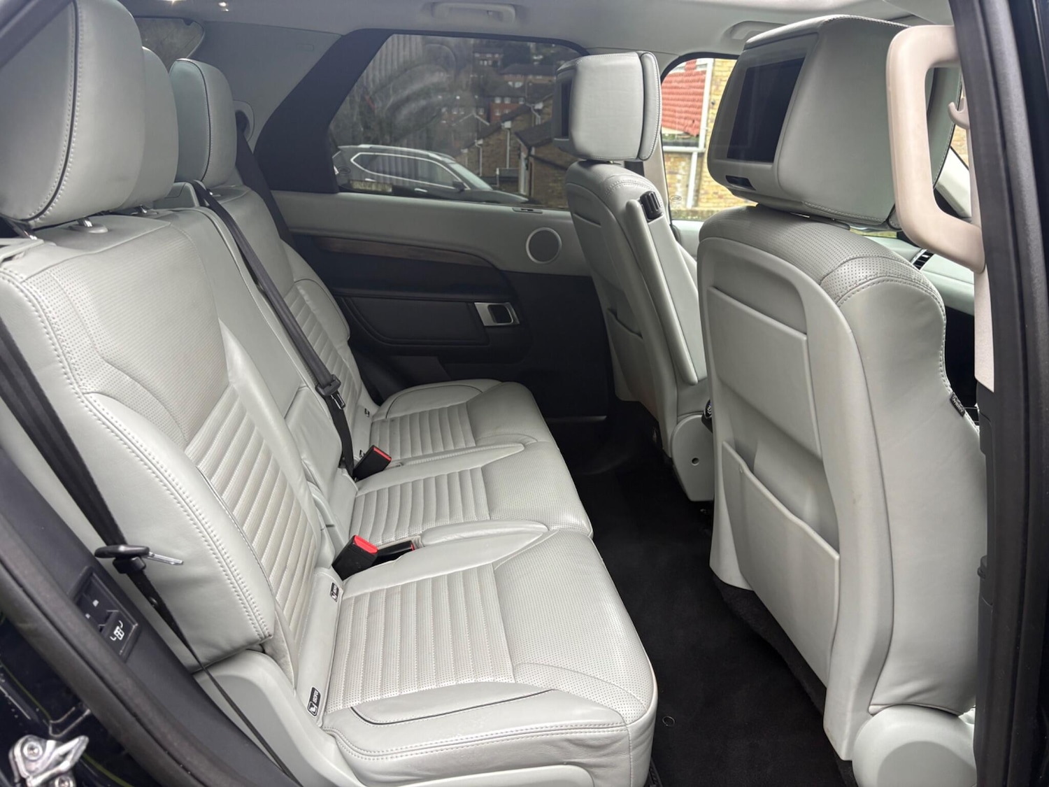 Used Land Rover Discovery 2017 for sale - 76731740: Photo 38