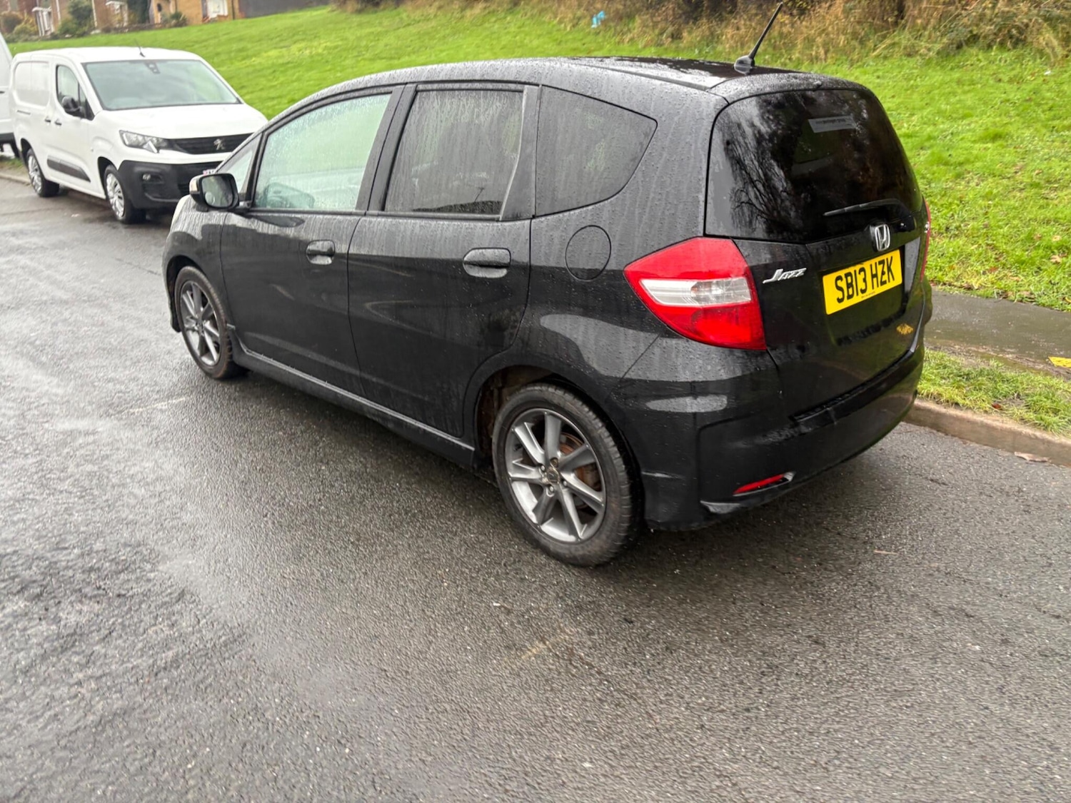 Used Honda Jazz 2013 for sale - 76836540: Photo 11