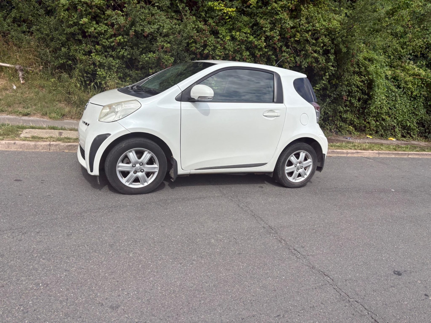 Used Toyota IQ 2009 for sale - 76999602: Photo 2