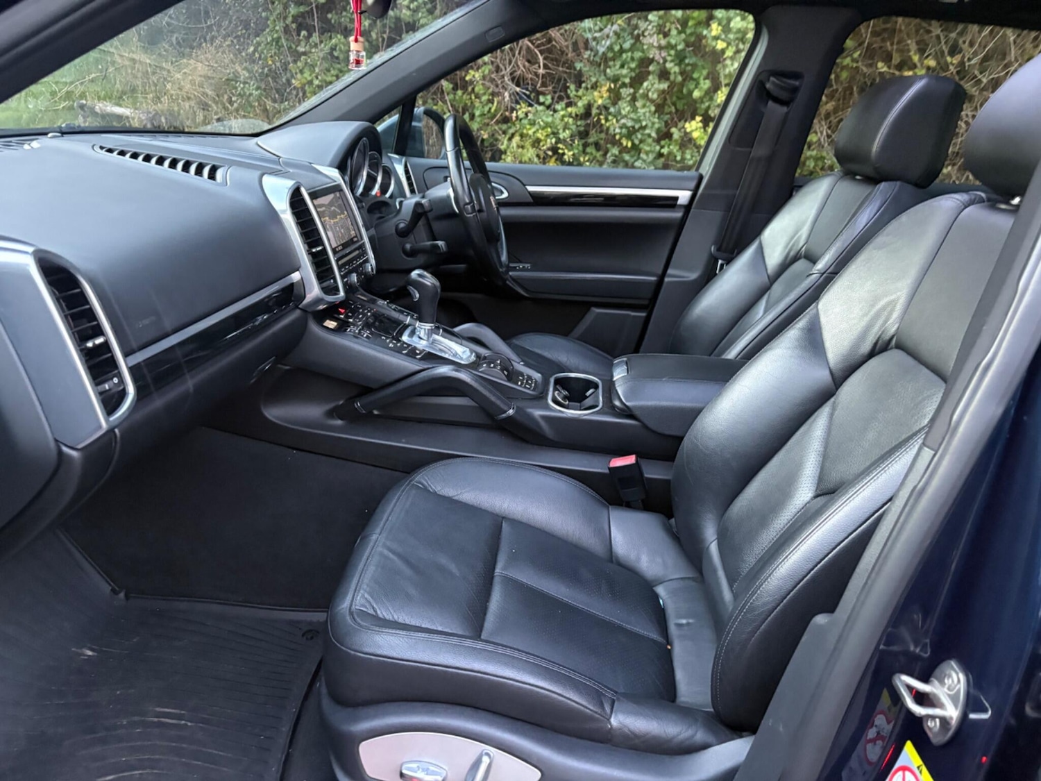 Used Porsche Cayenne 2011 for sale - 76773511: Photo 14