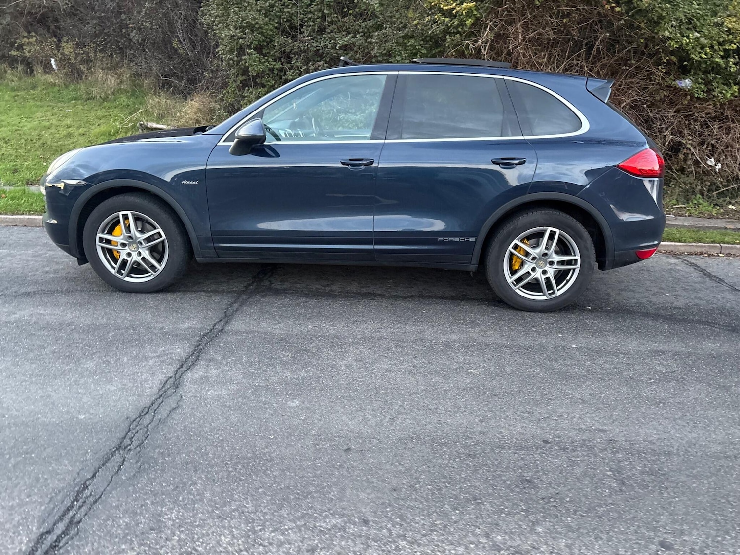 Used Porsche Cayenne 2011 for sale - 76773511: Photo 2