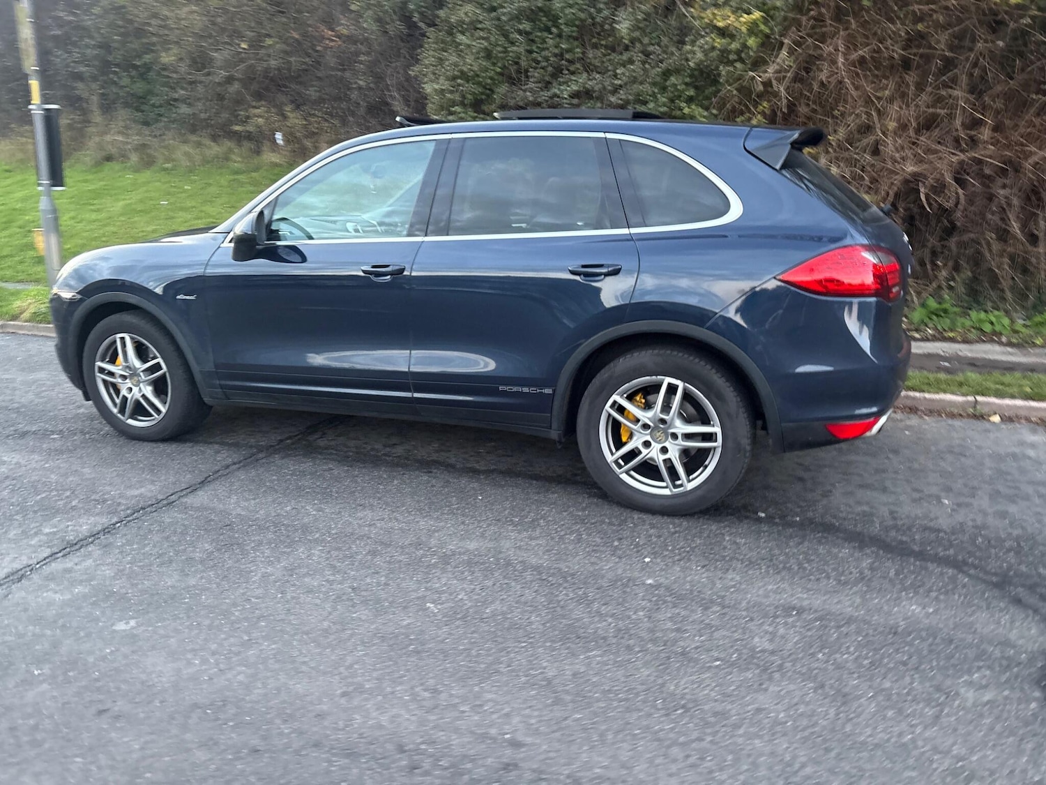 Used Porsche Cayenne 2011 for sale - 76773511: Photo 3