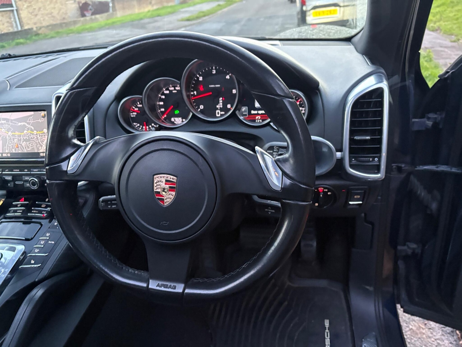 Used Porsche Cayenne 2011 for sale - 76773511: Photo 33