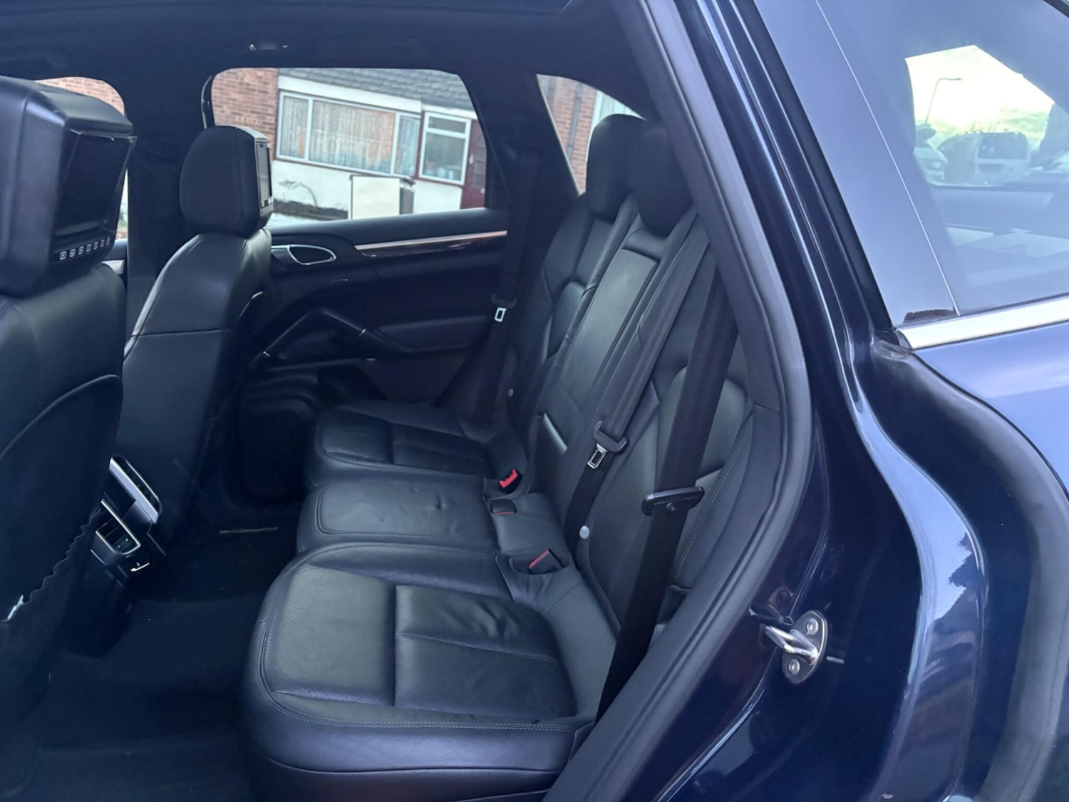 Used Porsche Cayenne 2011 for sale - 76773511: Photo 34