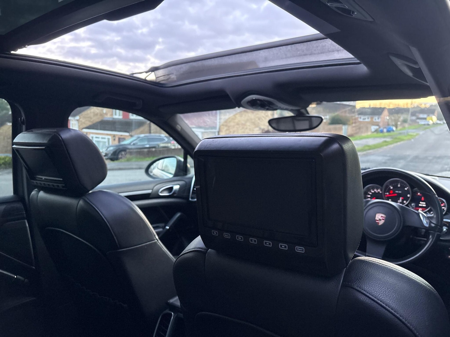 Used Porsche Cayenne 2011 for sale - 76773511: Photo 38