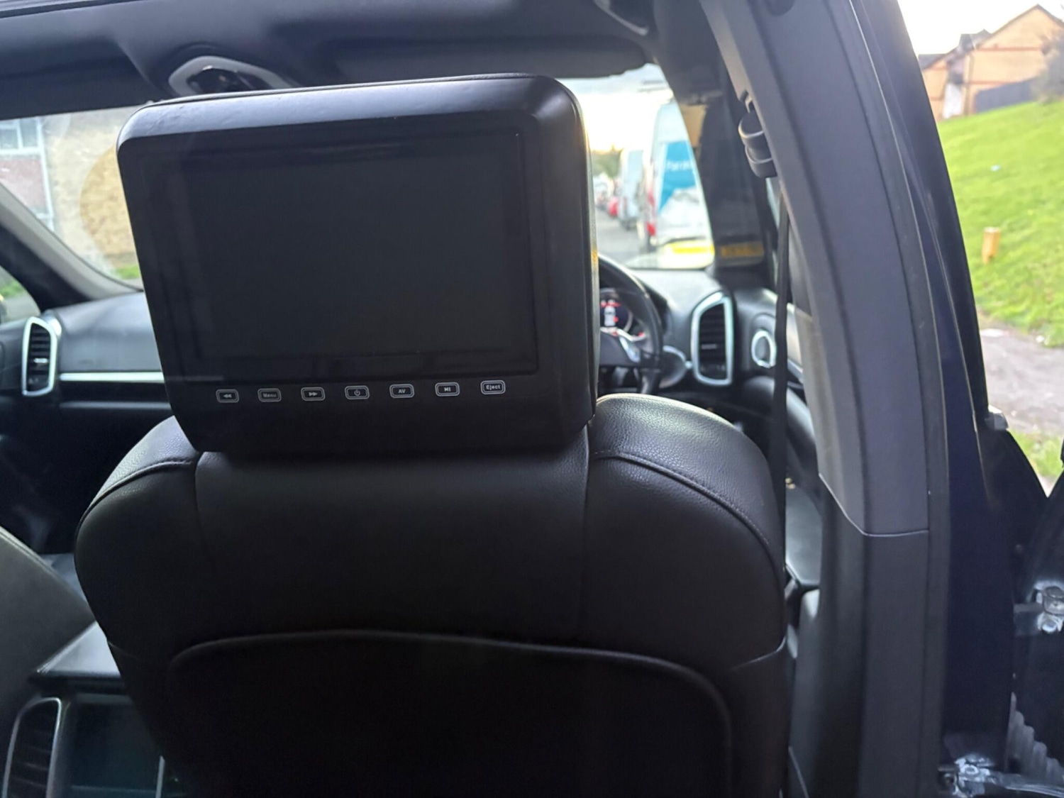 Used Porsche Cayenne 2011 for sale - 76773511: Photo 40