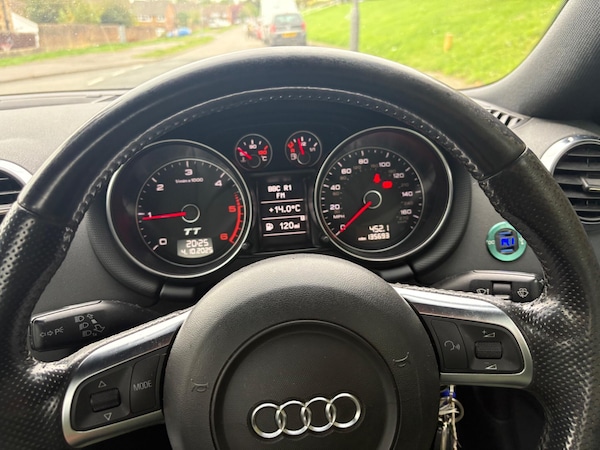 Used Audi TT 2010 for sale - 76217660: Photo 19