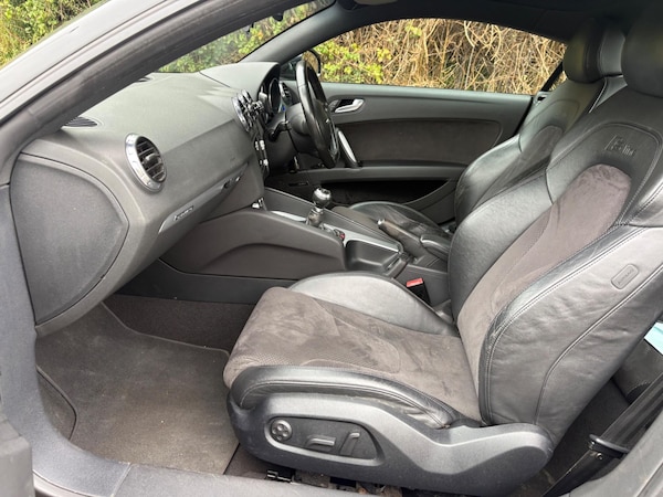 Used Audi TT 2010 for sale - 76217660: Photo 32