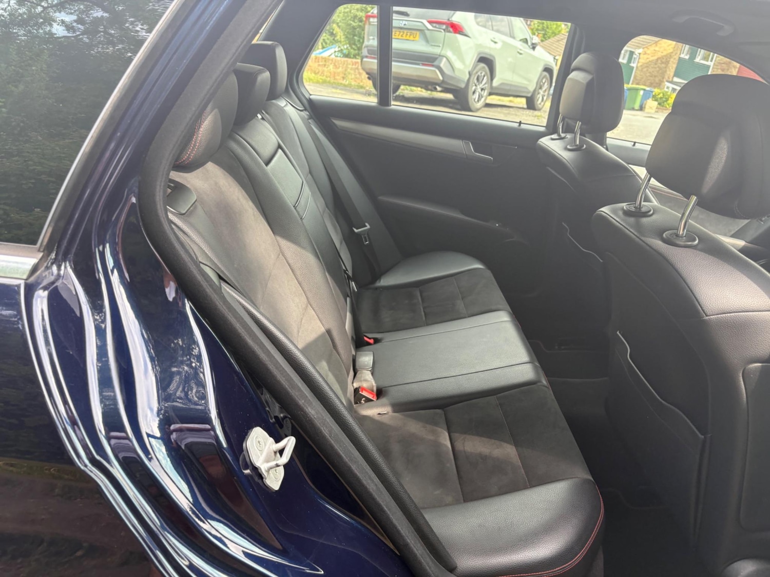 Used Mercedes-Benz C-Class 2014 for sale - 76102065: Photo 28