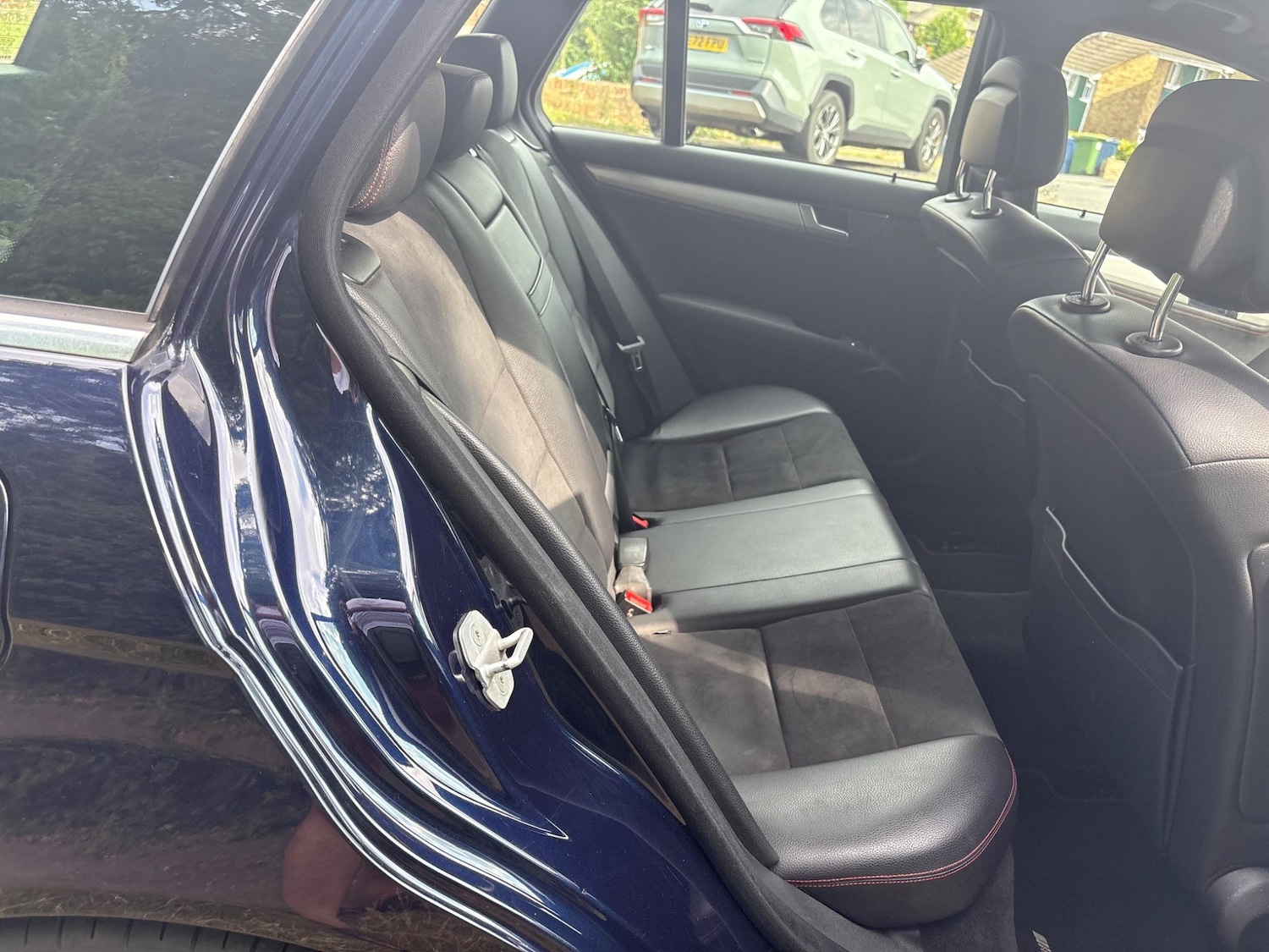 Used Mercedes-Benz C-Class 2014 for sale - 76102065: Photo 29