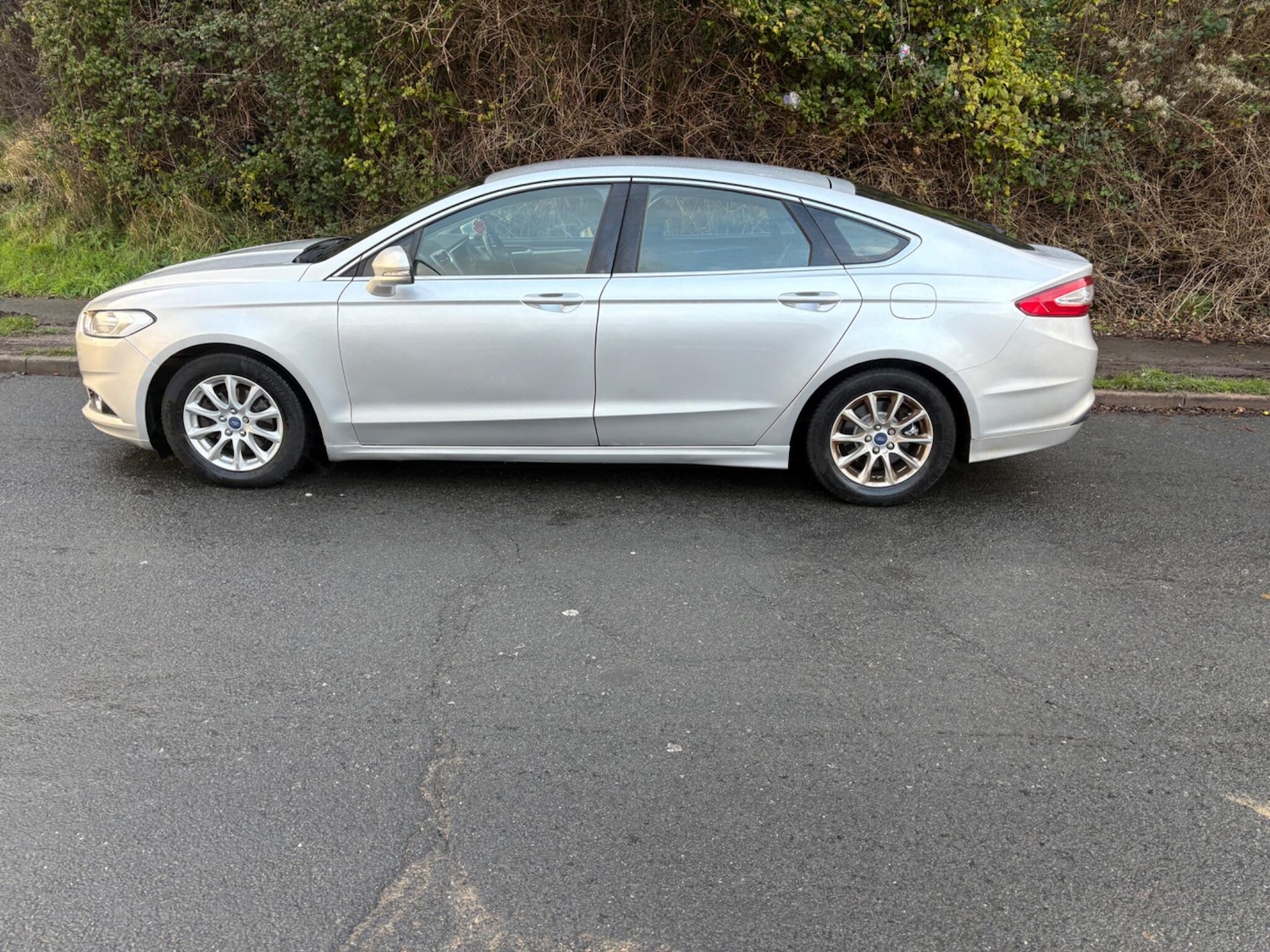 Used Ford Mondeo 2015 for sale - 77018446: Photo 2
