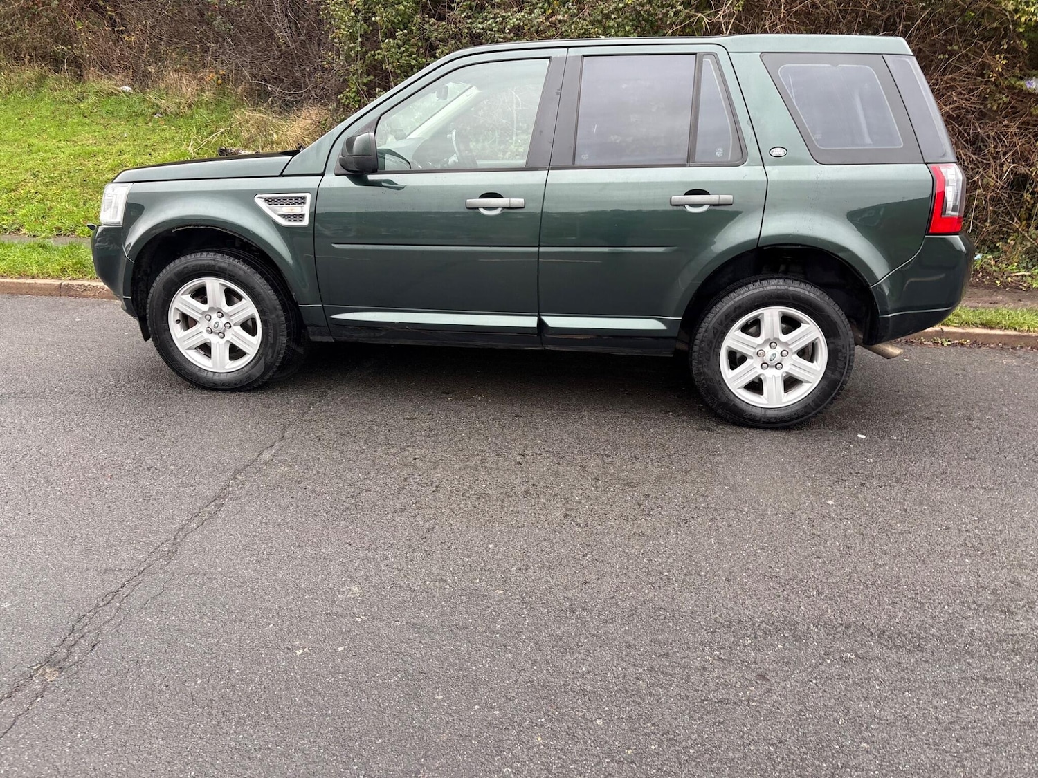 Used Land Rover Freelander 2010 for sale - 76937656: Photo 2