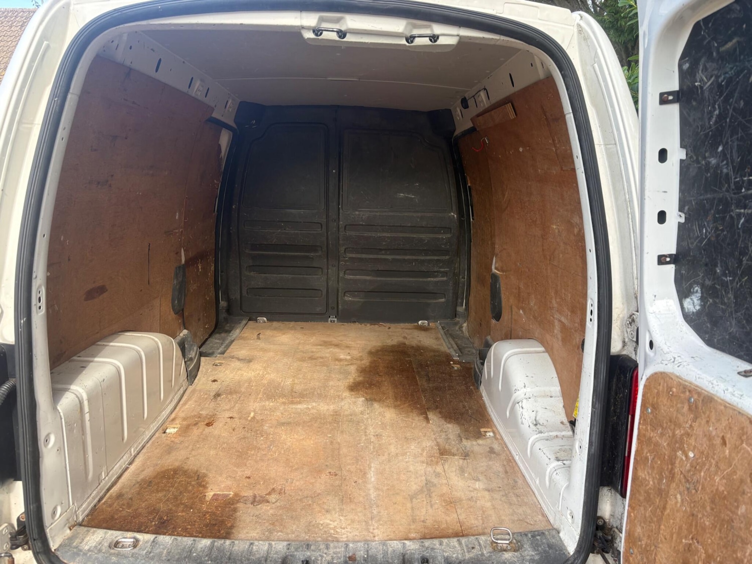 Used Volkswagen Caddy Maxi 2011 for sale - 77706472: Photo 14