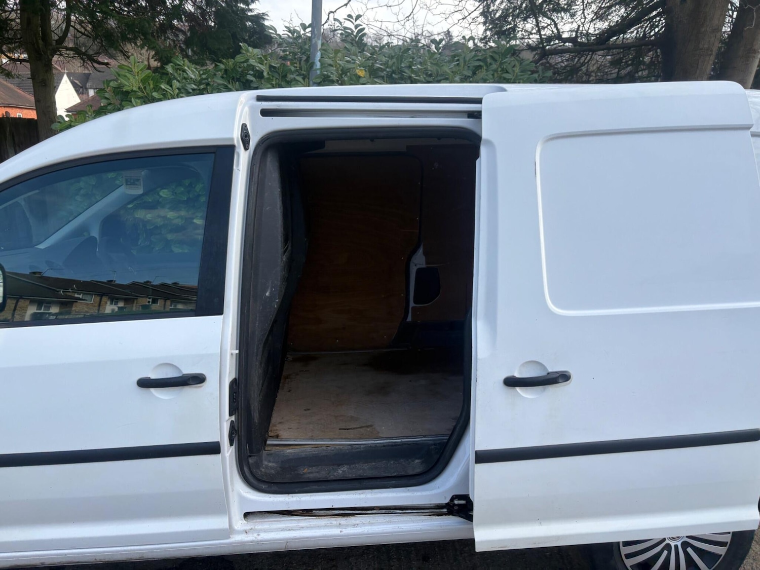 Used Volkswagen Caddy Maxi 2011 for sale - 77706472: Photo 17