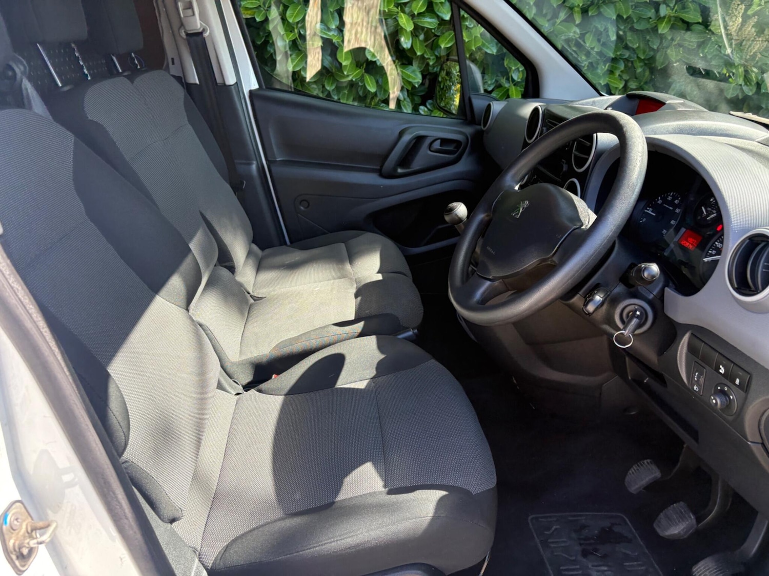 Used Peugeot Partner 2018 for sale - 78220949: Photo 15