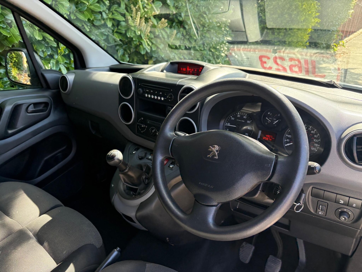 Used Peugeot Partner 2018 for sale - 78220949: Photo 27