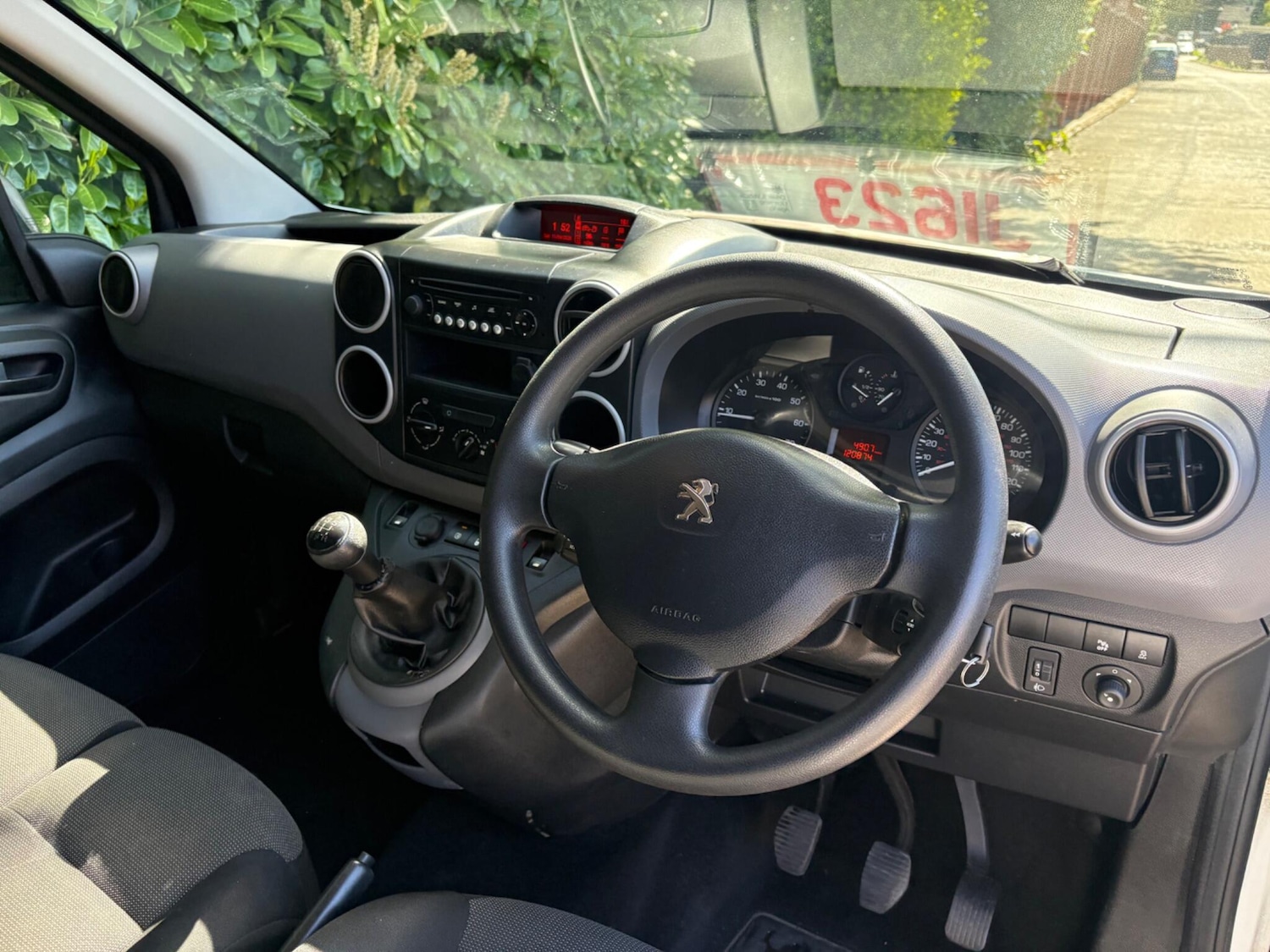 Used Peugeot Partner 2018 for sale - 78220949: Photo 28