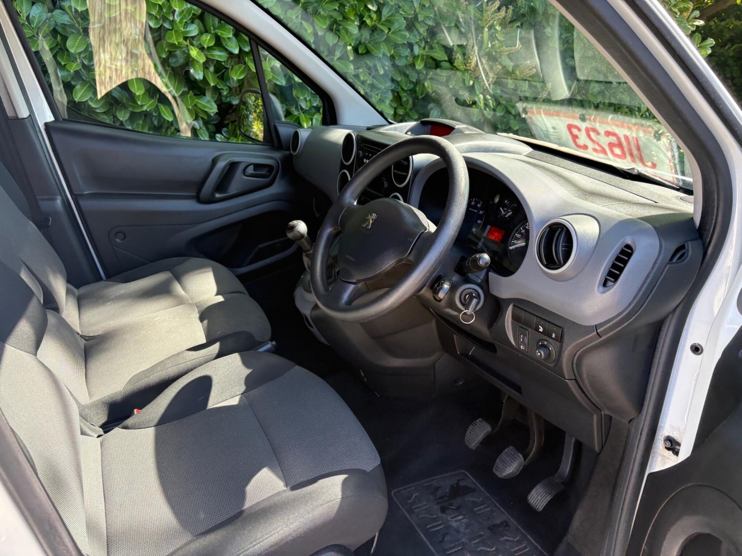 Used Peugeot Partner 2018 for sale - 78220949: Photo 29